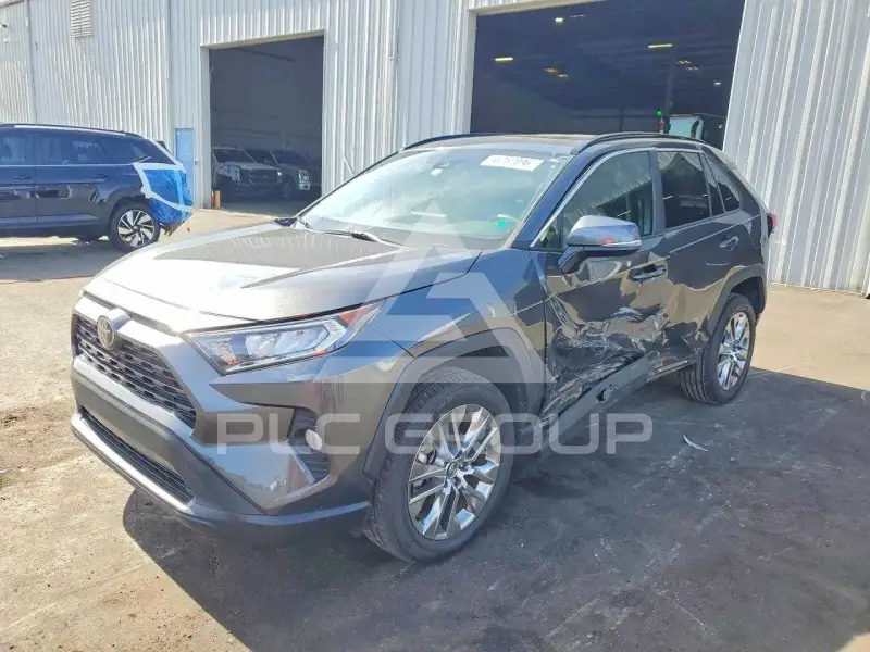 2020 Toyota RAV4 фото