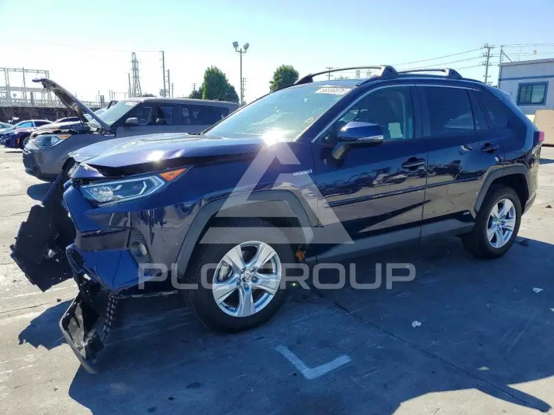 2020 Toyota RAV4 фото