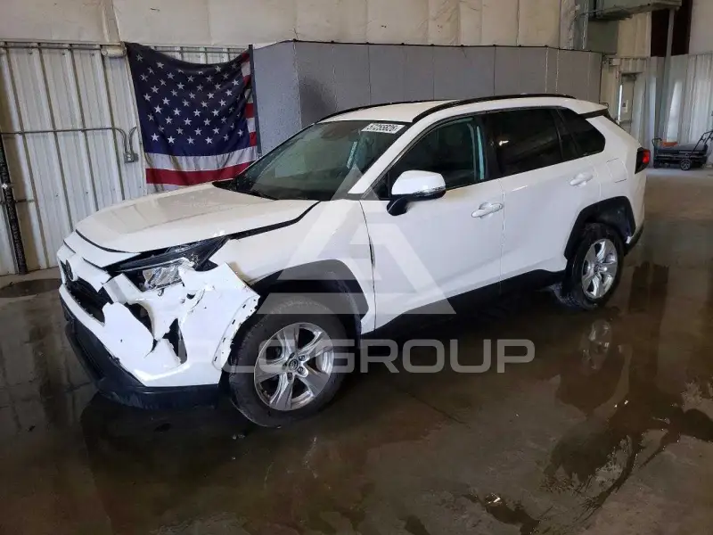 2020 Toyota RAV4 фото