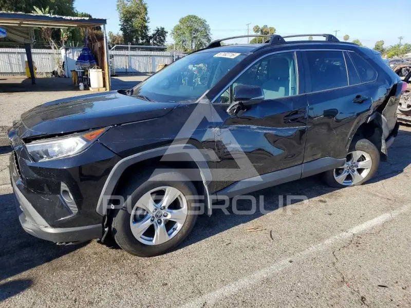 2020 Toyota RAV4 фото