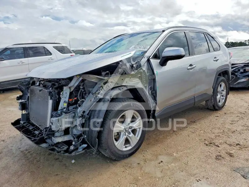 2020 Toyota RAV4 фото
