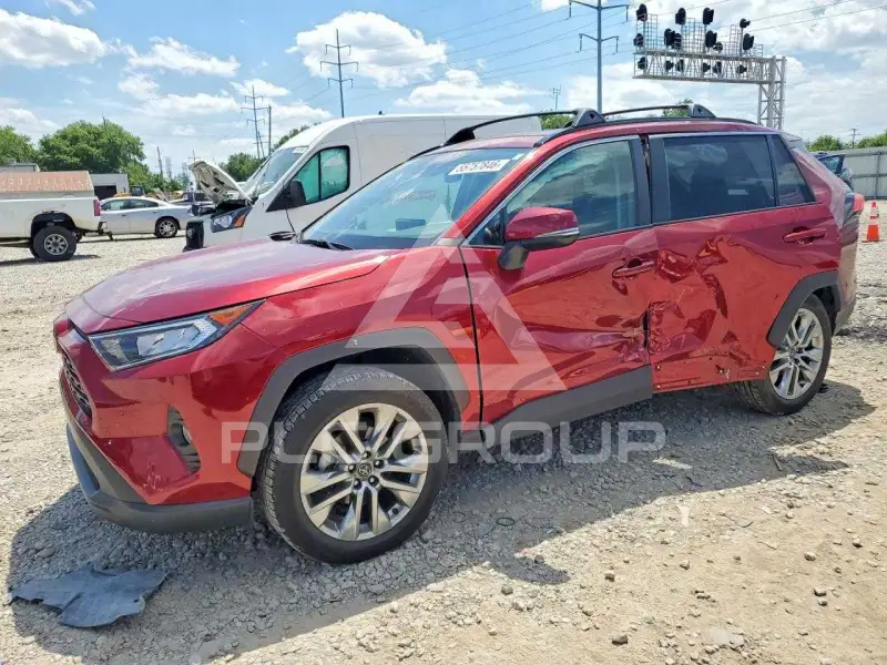 2020 Toyota RAV4 фото