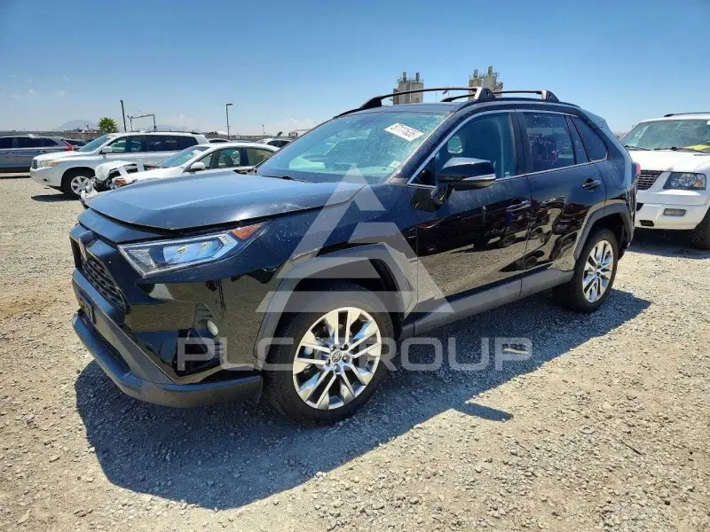 2020 Toyota RAV4 фото