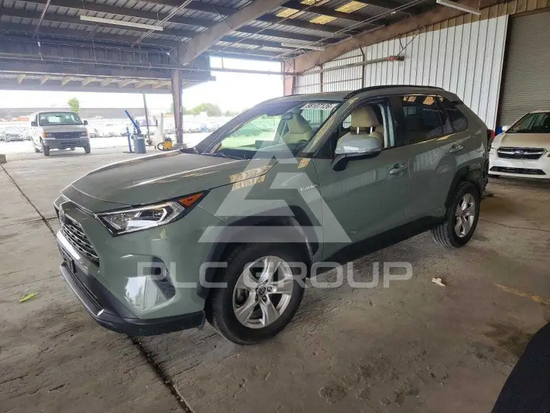 2020 Toyota RAV4 фото