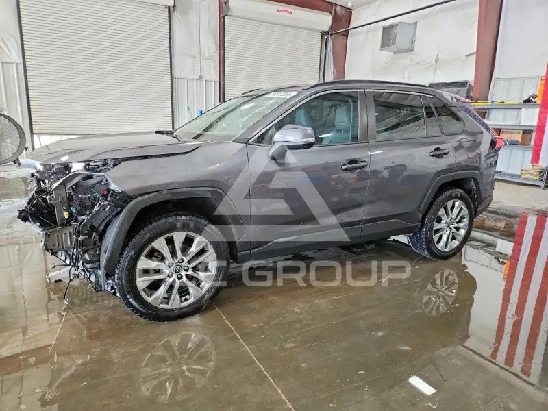 2020 Toyota RAV4 фото