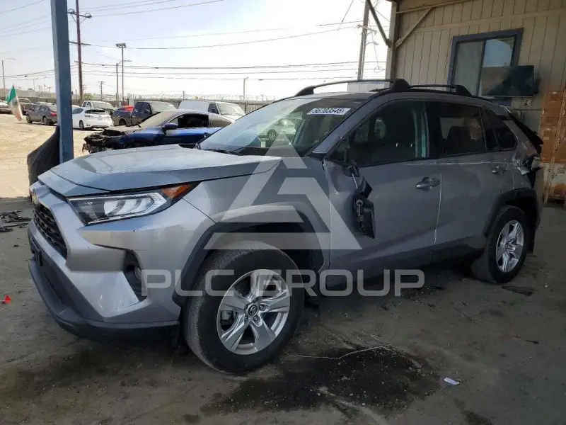 2020 Toyota RAV4 фото