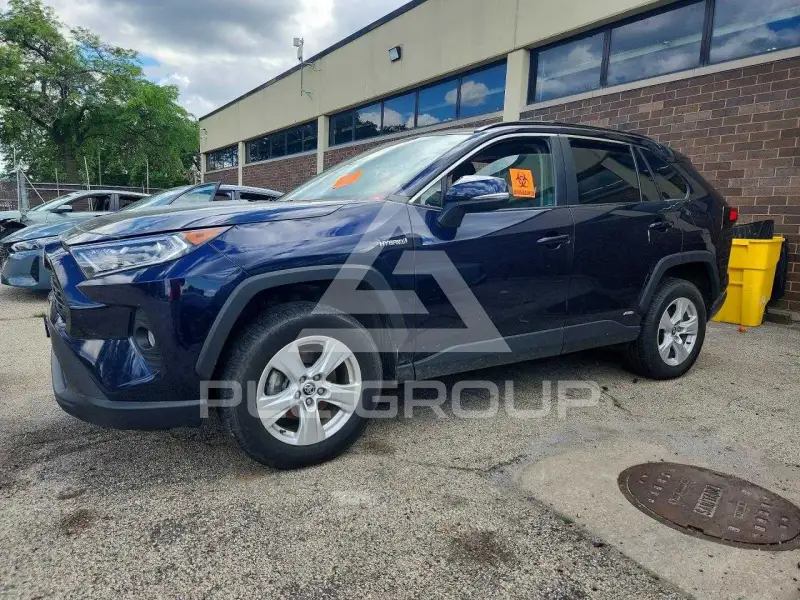 2020 Toyota RAV4 фото