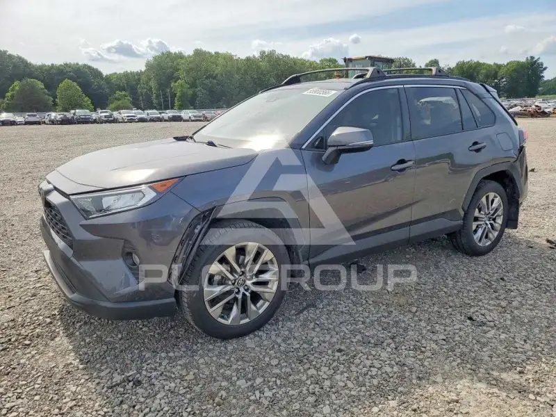 2020 Toyota RAV4 фото