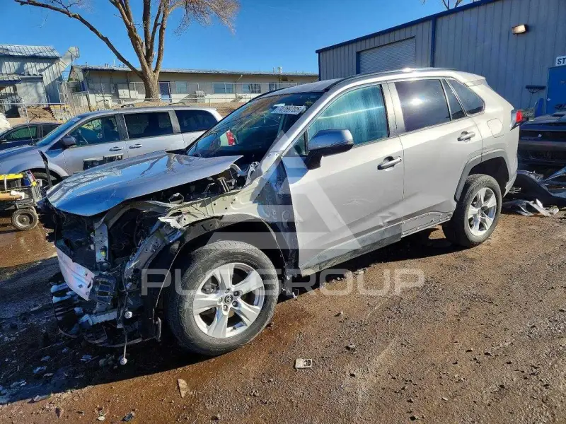2020 Toyota RAV4 фото