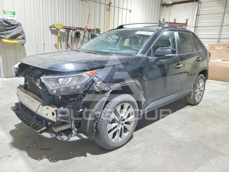 2020 Toyota RAV4 фото