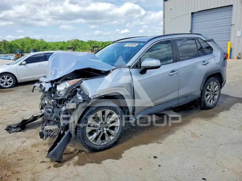 2020 Toyota RAV4 photo