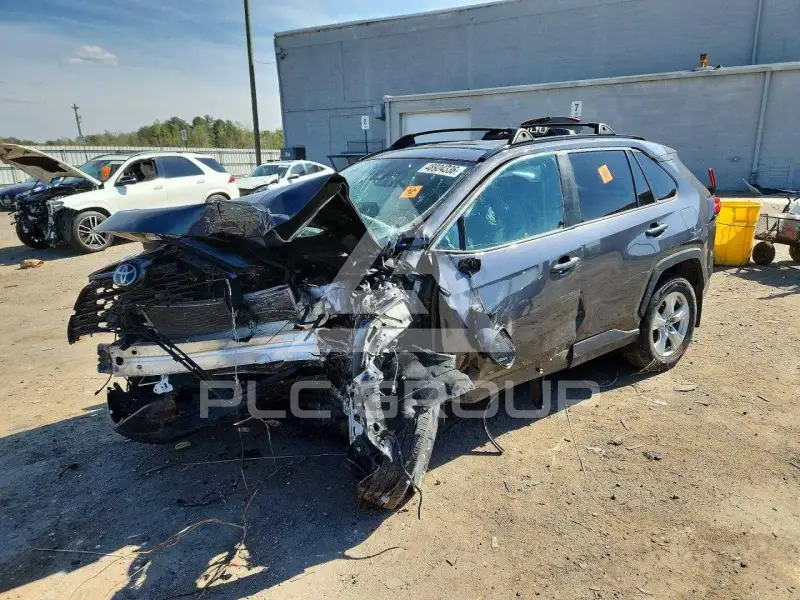 2020 Toyota RAV4 фото
