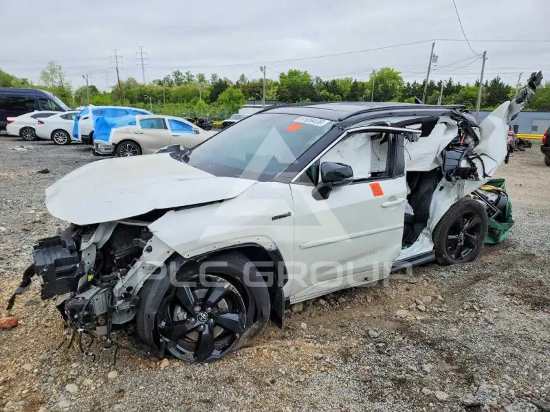 2020 Toyota RAV4 фото