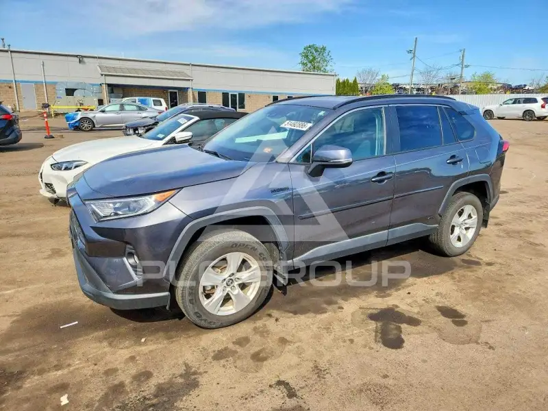 2020 Toyota RAV4 фото
