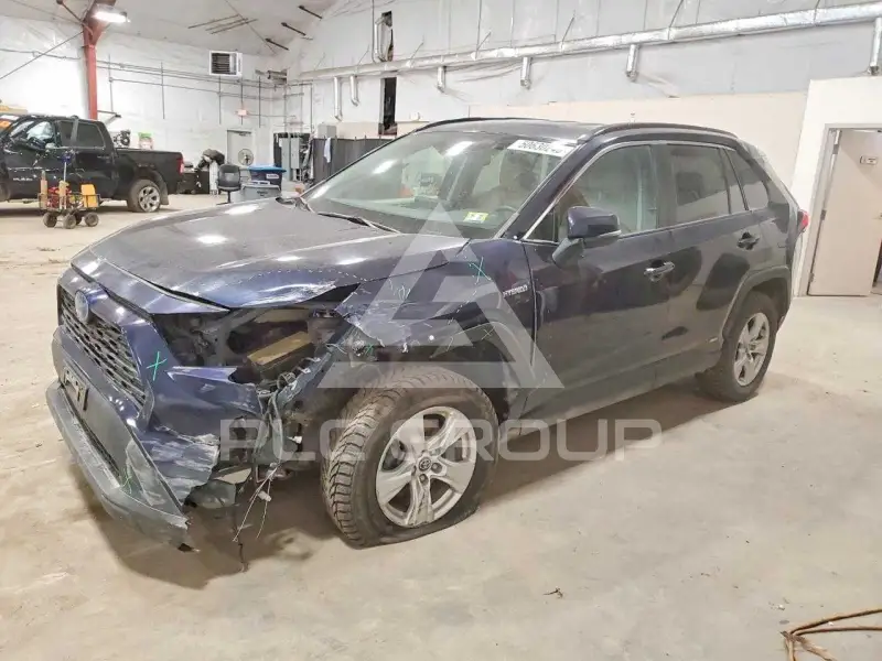 2020 Toyota RAV4 фото