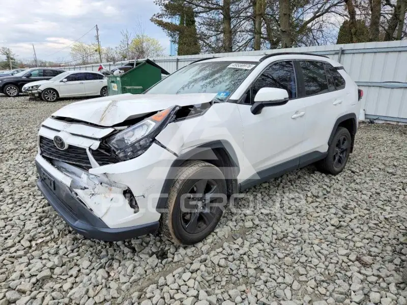 2020 Toyota RAV4 фото