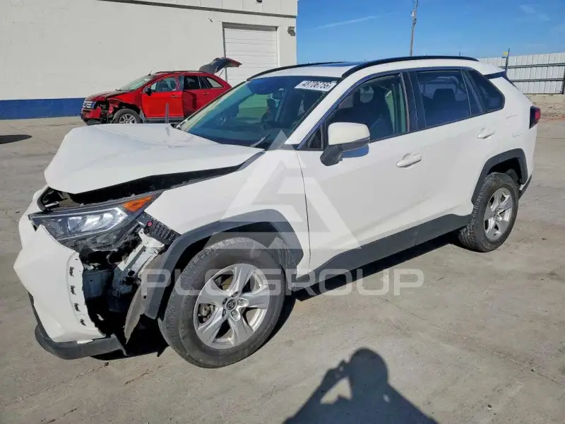 2020 Toyota RAV4 фото