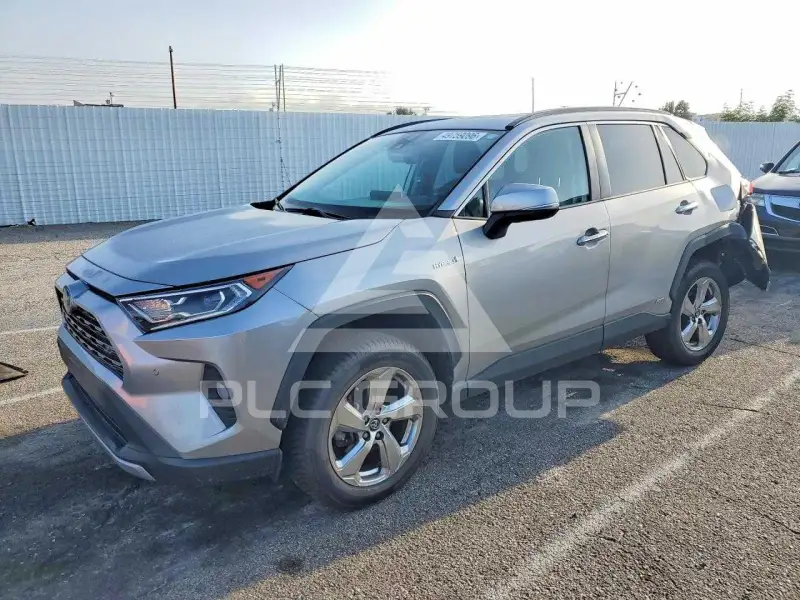 2020 Toyota RAV4 фото