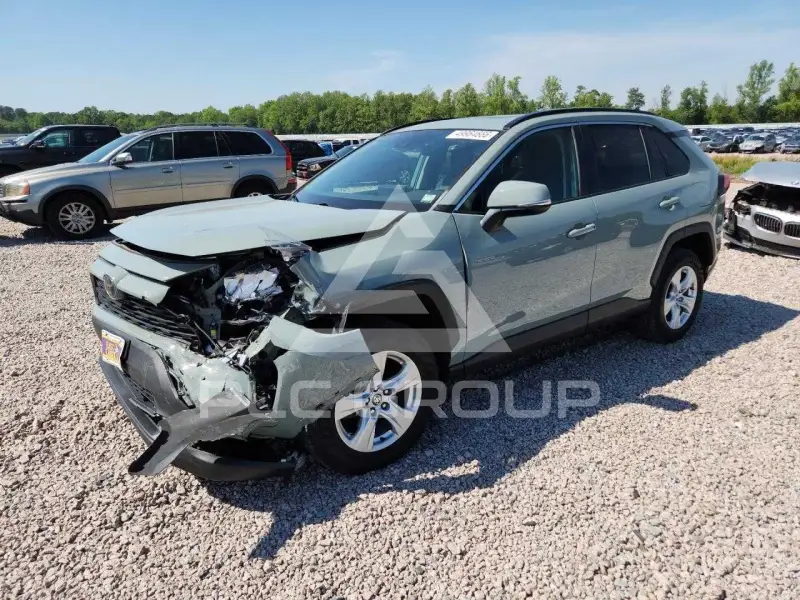 2020 Toyota RAV4 фото