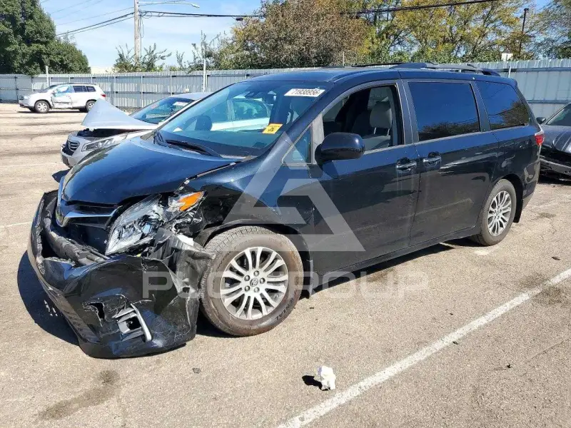 2020 Toyota SIENNA фото