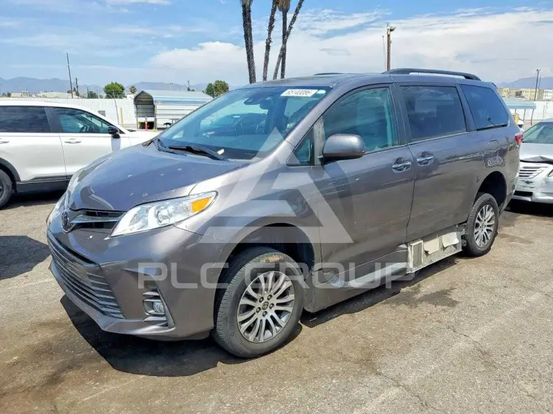 2020 Toyota SIENNA фото