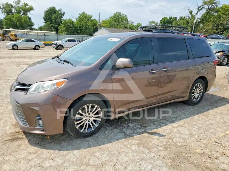 2020 Toyota SIENNA фото