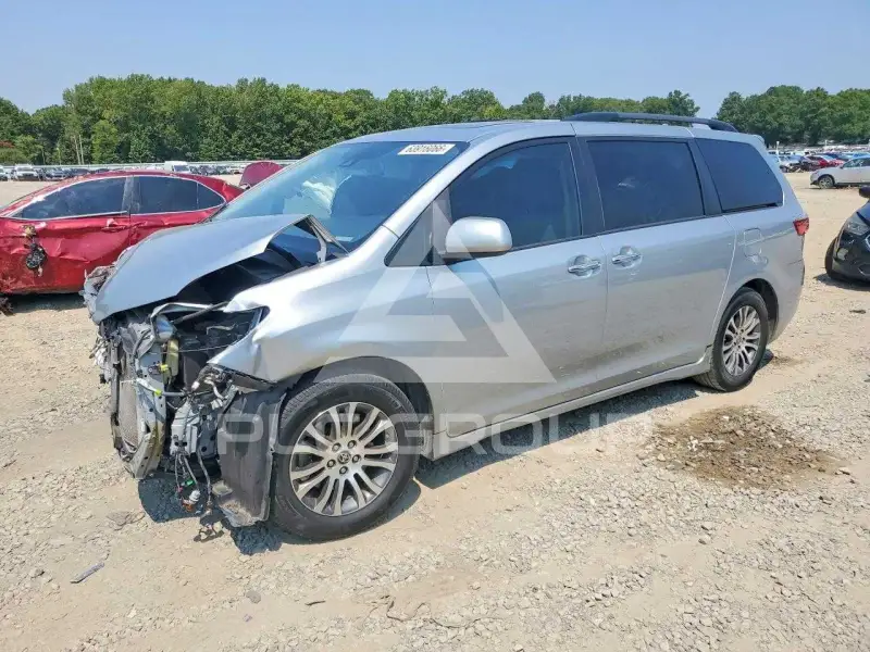 2020 Toyota SIENNA фото