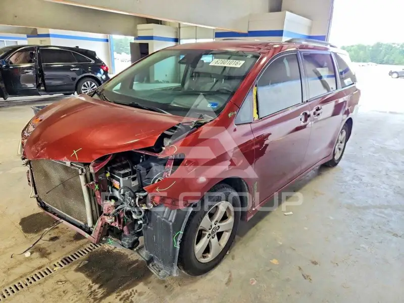 2020 Toyota SIENNA photo
