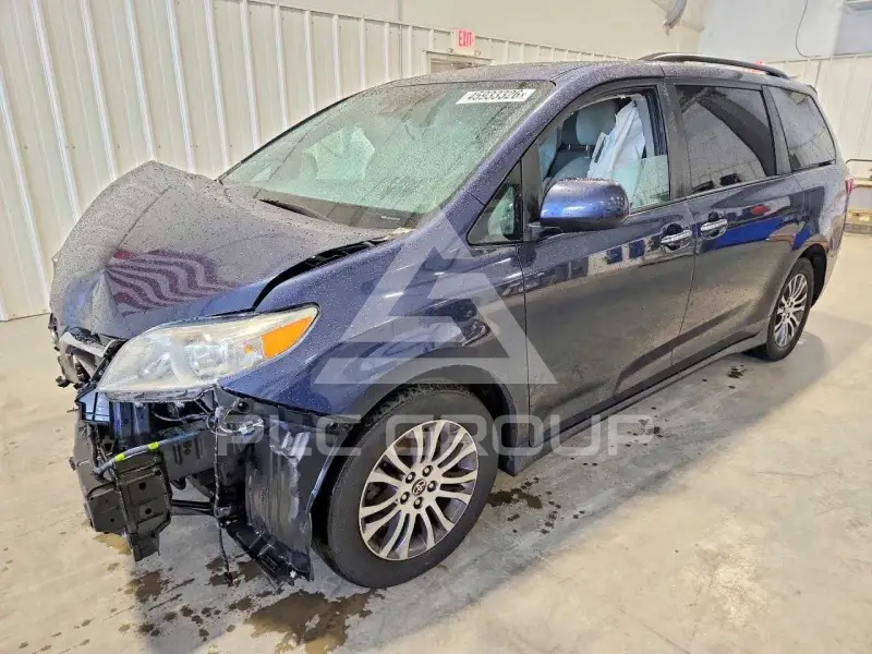 2020 Toyota SIENNA photo