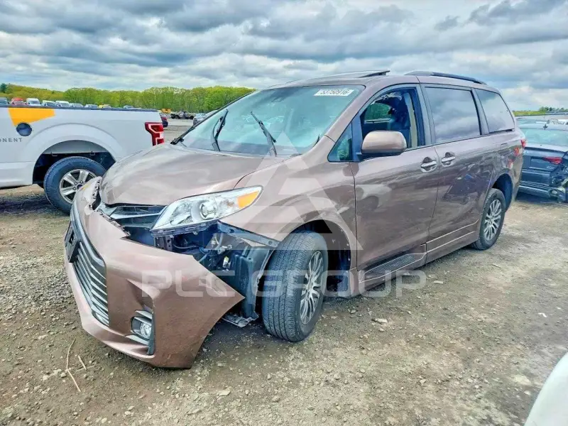 2020 Toyota SIENNA photo