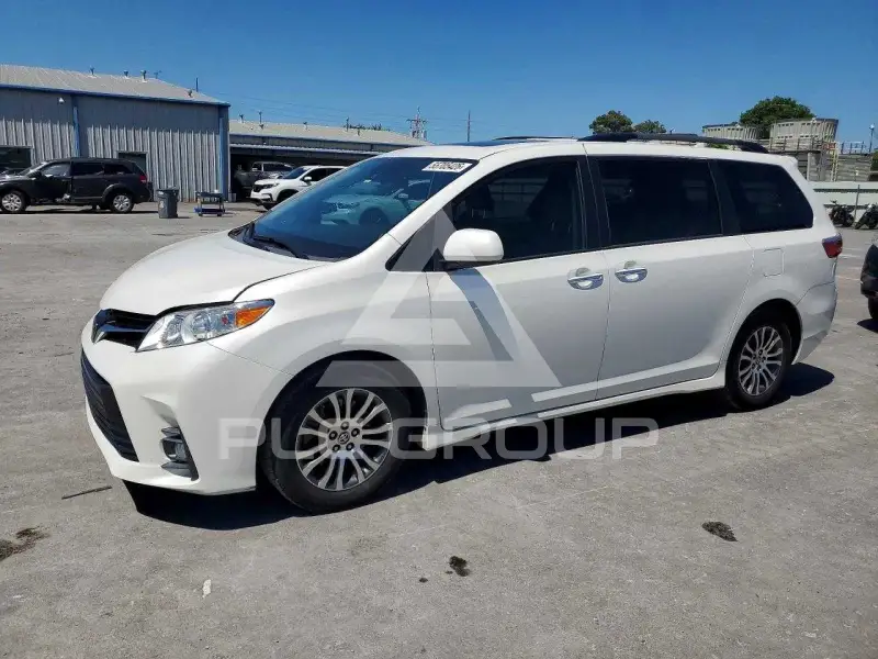 2020 Toyota SIENNA фото