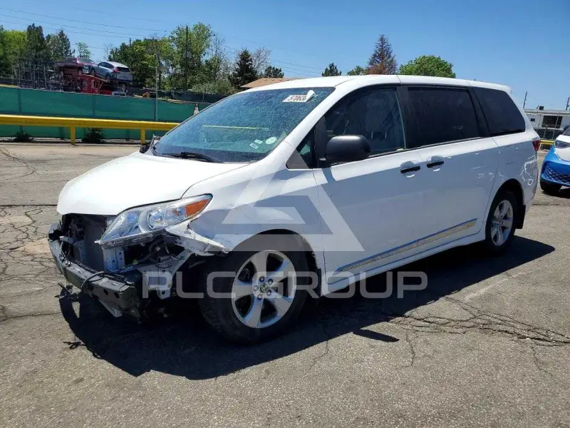 2020 Toyota SIENNA photo
