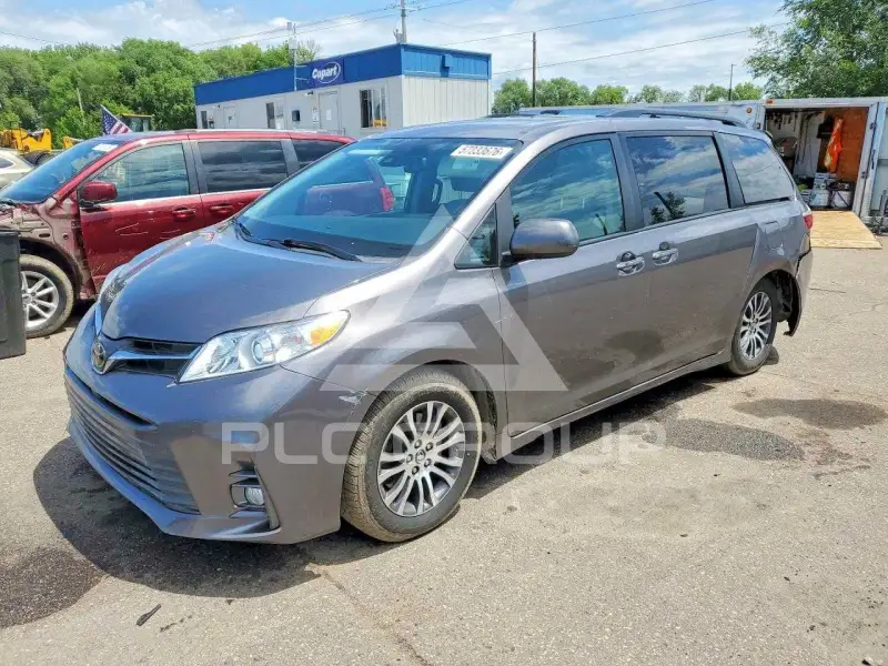 2020 Toyota SIENNA фото