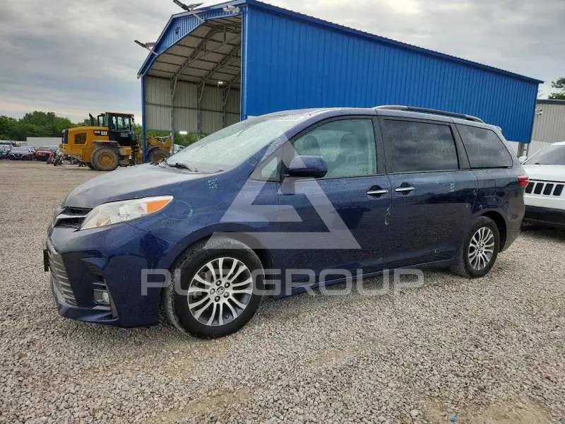 2020 Toyota SIENNA photo