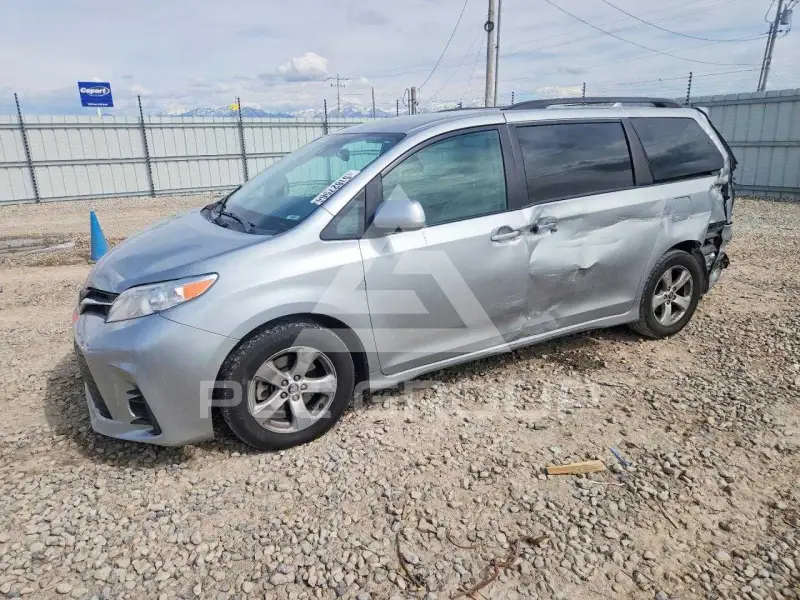 2020 Toyota SIENNA photo