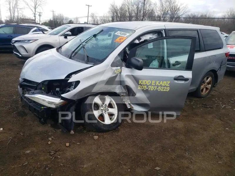 2020 Toyota SIENNA photo