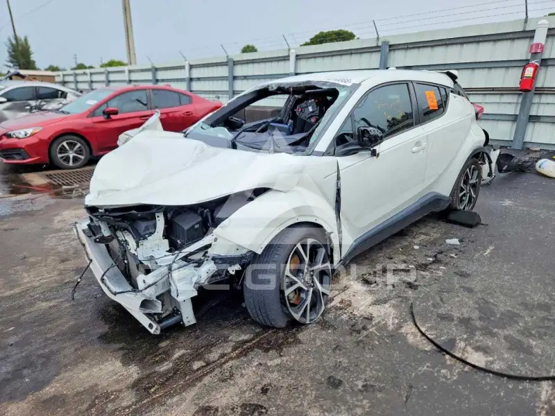 2020 Toyota C-HR фото