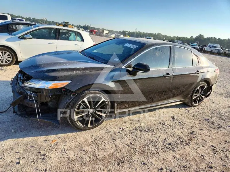 2020 Toyota CAMRY фото