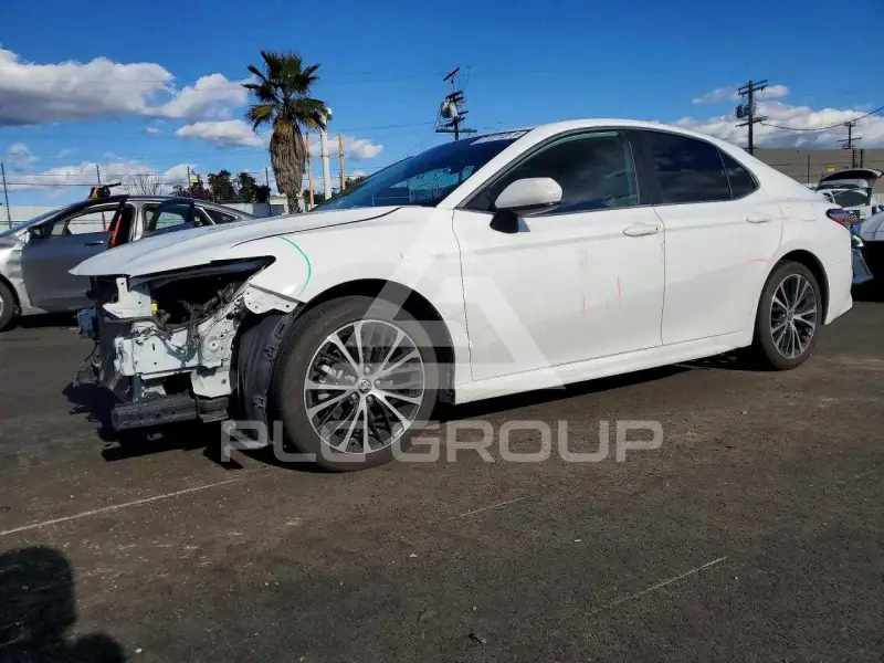 2020 Toyota CAMRY фото