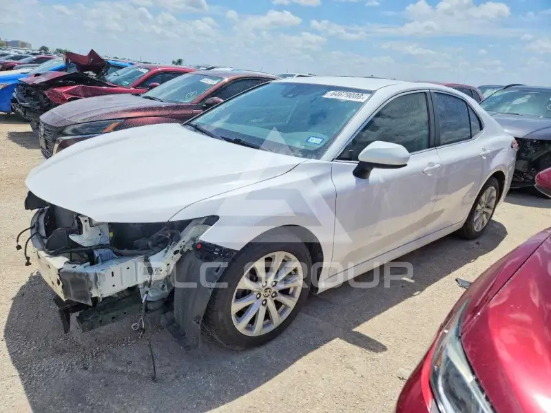 2020 Toyota CAMRY фото
