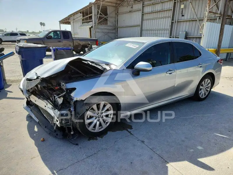 2020 Toyota CAMRY фото