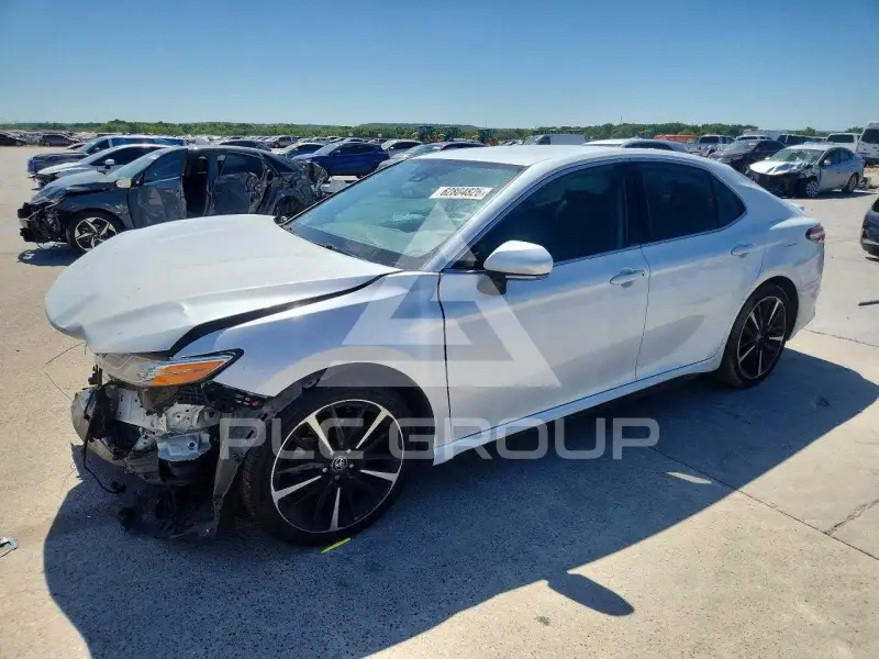 2020 Toyota CAMRY фото