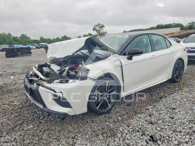 2020 Toyota CAMRY фото