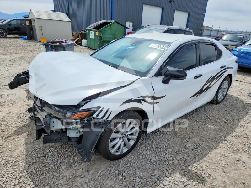 2020 Toyota CAMRY фото