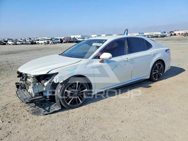 2020 Toyota CAMRY фото