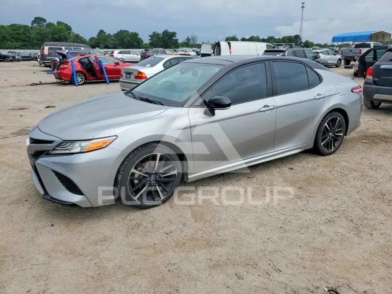 2020 Toyota CAMRY photo
