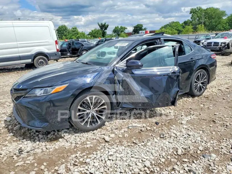 2020 Toyota CAMRY фото