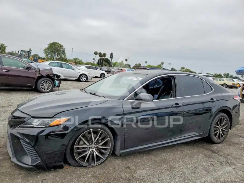 2020 Toyota CAMRY фото