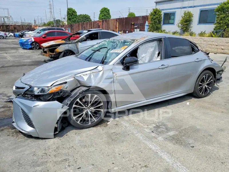 2020 Toyota CAMRY фото