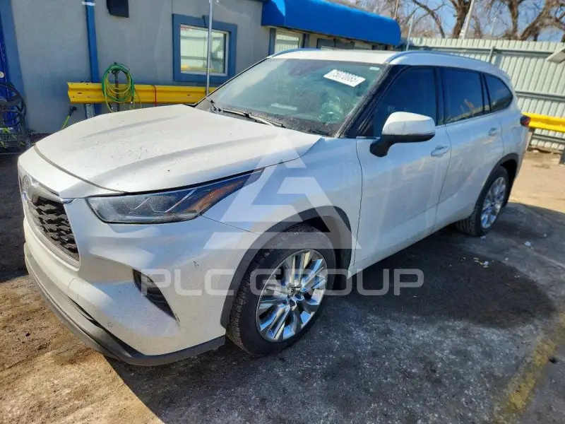 2020 Toyota Highlander photo